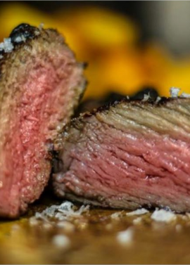 Maibach Beef House: 3-Gänge-Menü für 2 Personen 900g Dry-Aged-Porterhouse-Steak