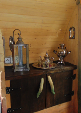 Übernachten im Baumhaushotel – "Fassbaumhaus"