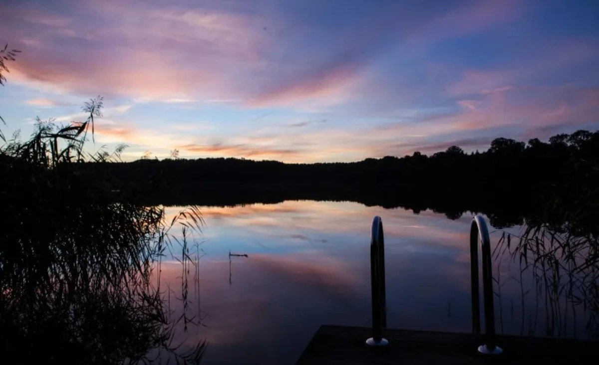 Sonnenuntergan über einem See