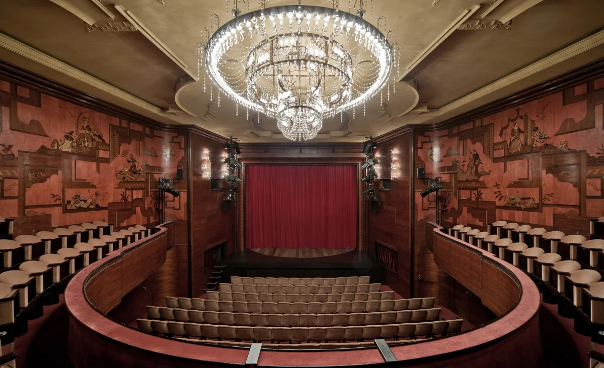 Renaissance-Theater Berlin strahlt historische Eleganz aus und ist ein Highlight der Kulturwelt.