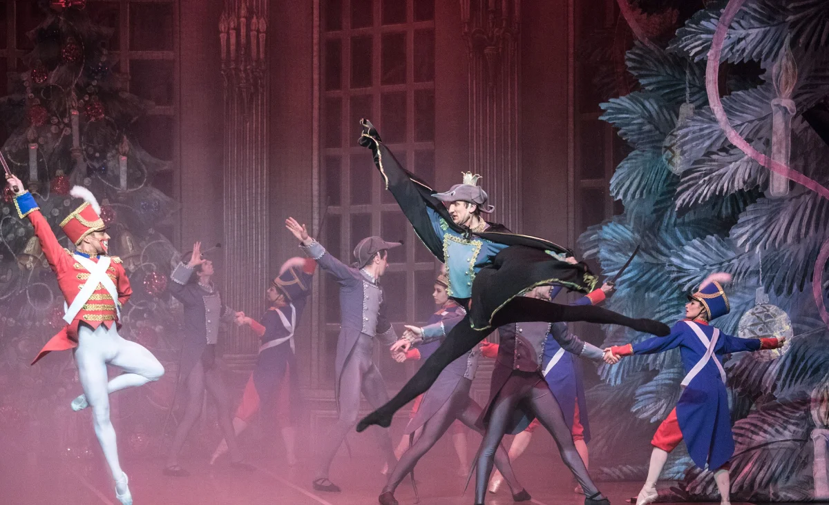 Der Nussknacker im Stage Theater Berlin, eine zauberhafte Ballettaufführung.