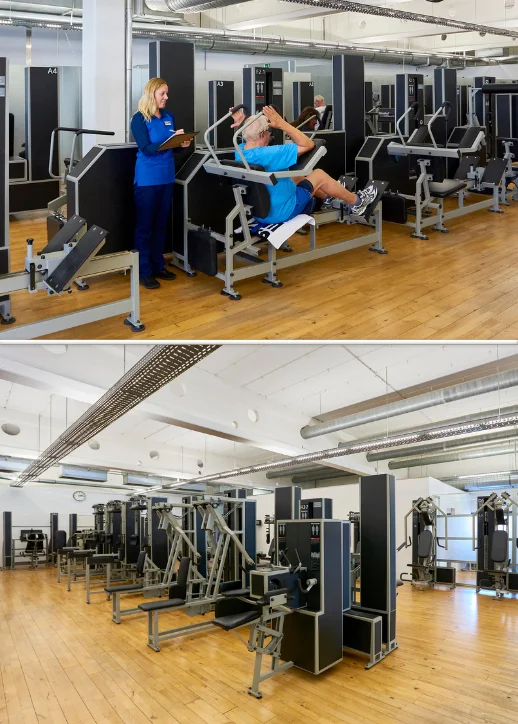 Oberes Foto zeigt eine Frau in blauer Arbeitskleidung mit Klemmbrett neben einem Mann, der an einem Kieser Training-Gerät sitzt und trainiert, unteres Foto zeigt mehrere Kieser Training-Geräte in einem hellen, geräumigen Fitnessraum mit Holzboden und weißen Wänden.